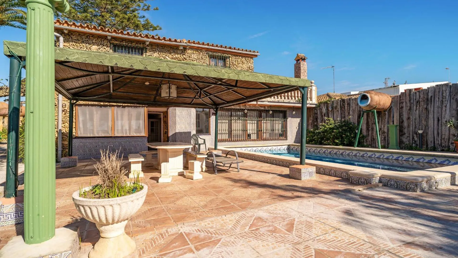 Cozy Home In Chiclana De La Fronter With Outdoor Swimming Pool Chiclana de la Frontera